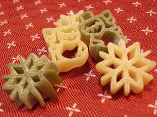いろいろな形のパスタが集まるトピ
