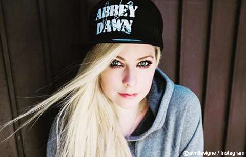 アヴリル ラヴィーン 資産1600億円超えの実業家の息子と交際していることが発覚 ガールズちゃんねる Girls Channel