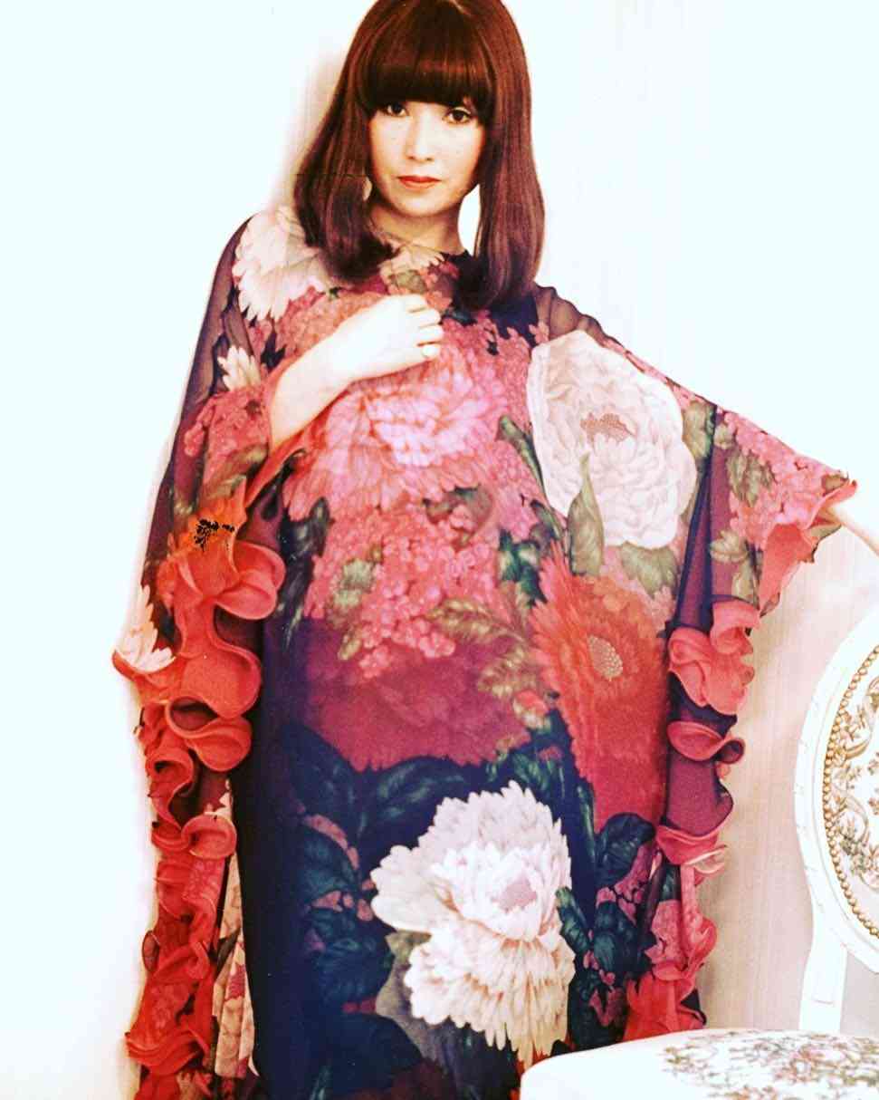 髪を下ろした黒柳徹子の“美女オーラ”が圧倒的 「色っぽい」「絶世の美女」