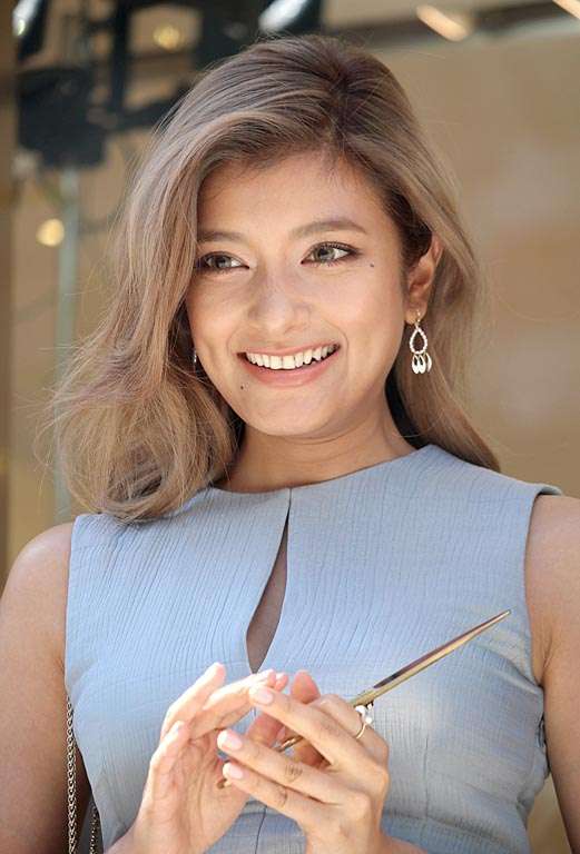 ローラ、美ヒップの秘訣は？ ハードなトレーニングに反響