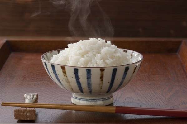好きなご飯のおとも2位「明太子・たらこ」、3位「ふりかけ」　三食すべて米を食べる人は1割程度 | キャリコネニュース