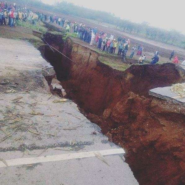 アフリカ東部で地割れ進行中「大地溝帯」が東西を分離する日（動画） | ハザードラボ