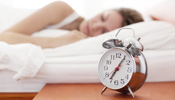 日本人の睡眠時間、主要28カ国で最短