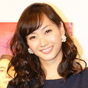 藤本美貴、突然の“倒立ショット”にファン驚き「すごすぎる」