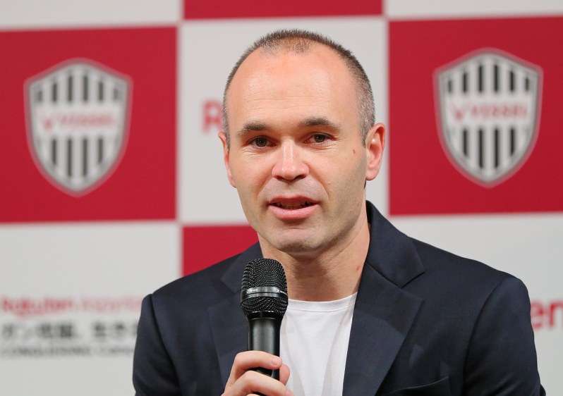 サッカー　イニエスタが神戸入団会見　元バルサ主将