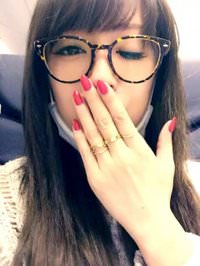 浜崎あゆみ、「可愛すぎる」珍しいメガネ姿の自撮りに絶賛の声が相次ぐ