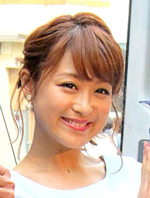 鈴木奈々、中学以来のスクール水着に「いいね」１万件超え大反響「神ボディ」 : スポーツ報知