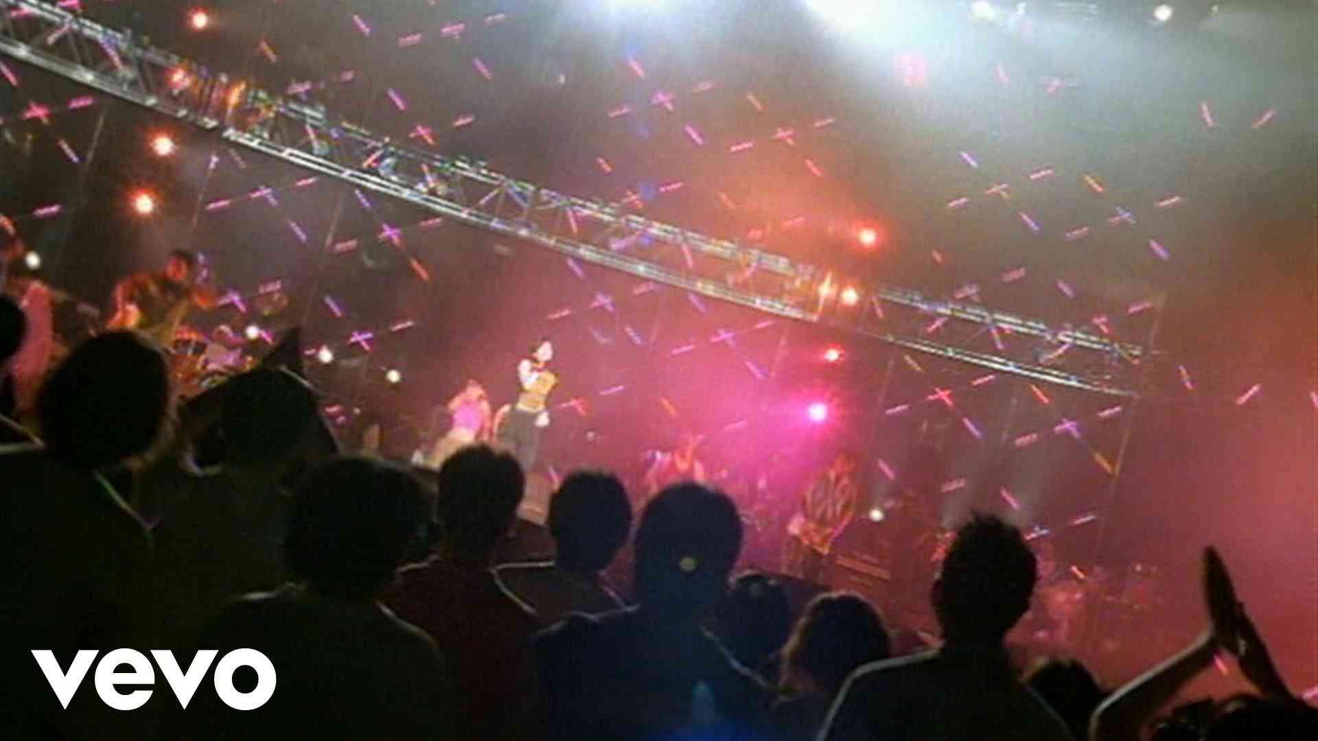 宇多田ヒカル - Movin' on without you (Live Ver.) - YouTube