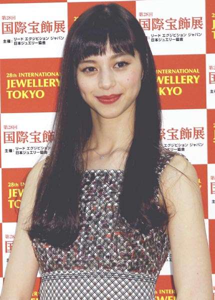 三代目JSB登坂との交際疑惑は“誤解” 中条あやみの本命は？｜日刊ゲンダイDIGITAL