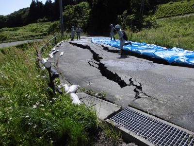 福島県喜多方市「地割れ」広がる 地すべりも…地名に隠された災害 | ハザードラボ