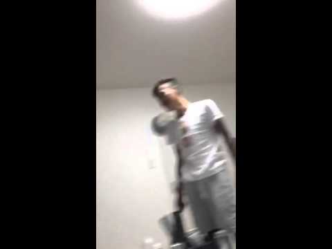 スタンガン リップ威力検証 - YouTube