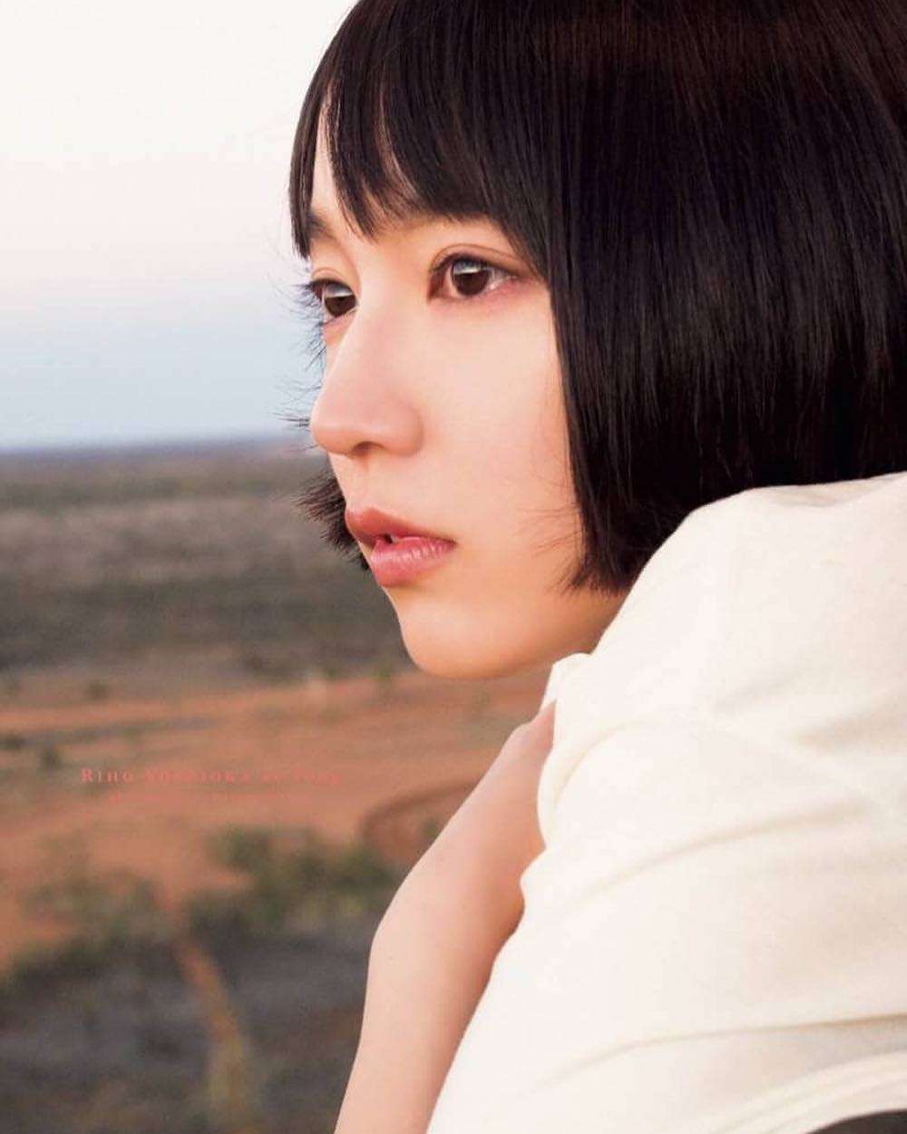 吉岡里帆、潤んだ瞳の横顔ショットにファン釘付け「吸い込まれそうな瞳」「ドキッとした」