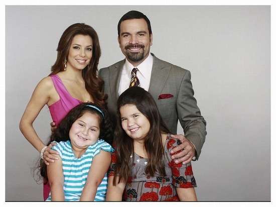 エヴァ・ロンゴリア、43歳で第1子男児を出産！