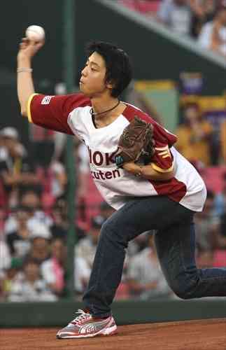 羽生結弦選手に国民栄誉賞授与　政府が決定