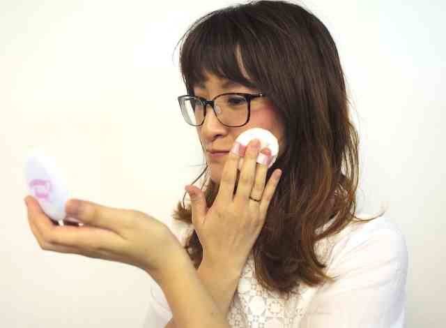 男性は素顔なのに「女性のノーメイク＝マナー違反」って変じゃない？「#化粧するかしないかは自由だ」がツイッターで話題