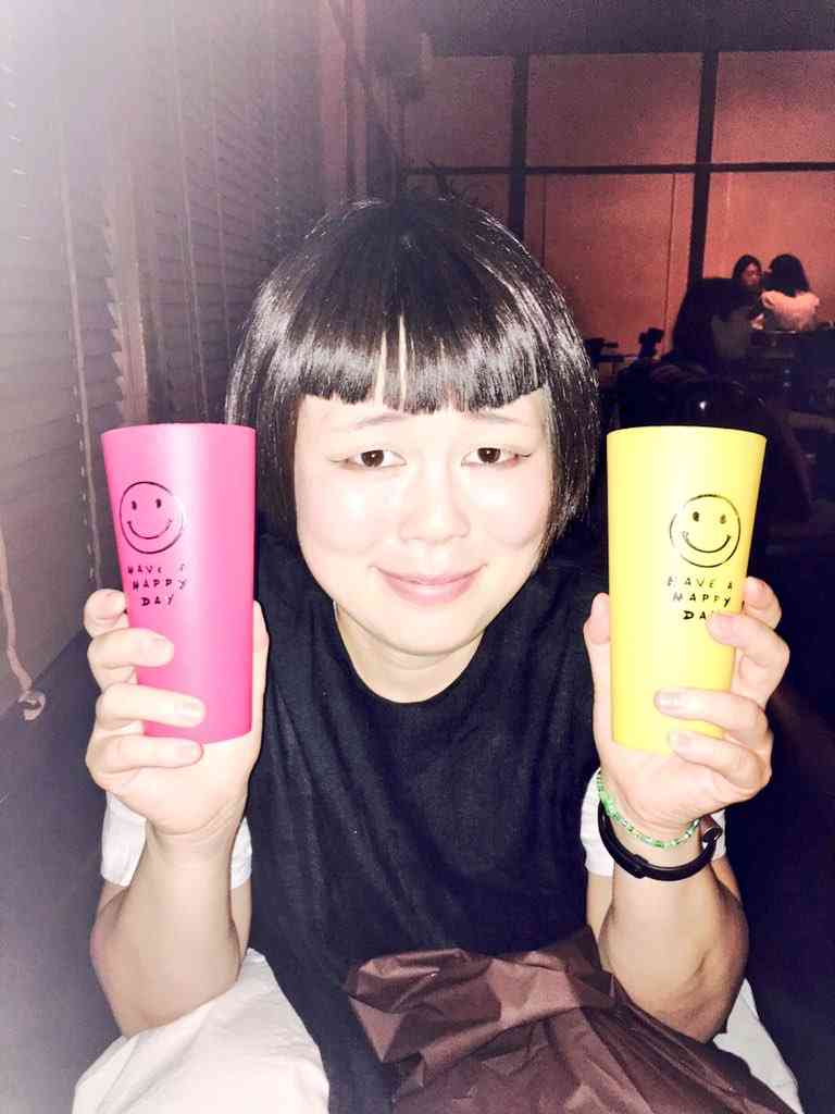 ブルゾンちえみ、オタクに変身? 本気の変装にファン「誰かわからない」