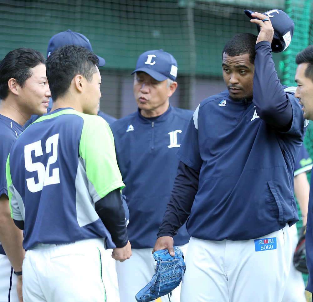 西武・カスティーヨ　頭部に死球与えたヤクルト・中村に直接謝罪（スポニチアネックス） - Yahoo!ニュース