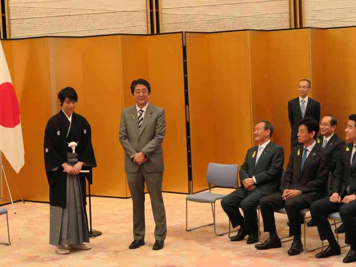 羽生結弦、サーシャ君との“天使すぎる1枚”が2万超反響　「破壊的可愛さ」の声も