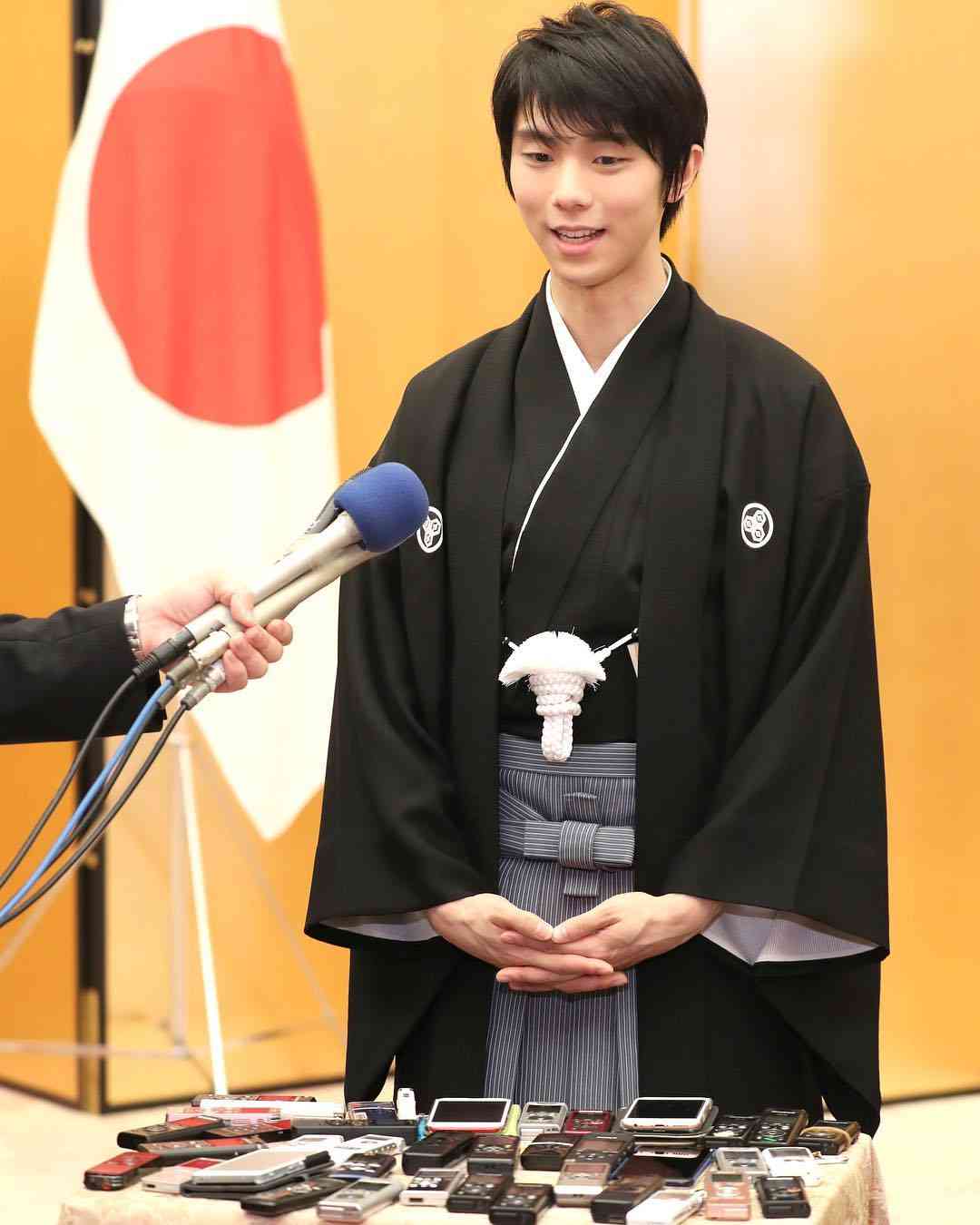 羽生結弦、サーシャ君との“天使すぎる1枚”が2万超反響　「破壊的可愛さ」の声も