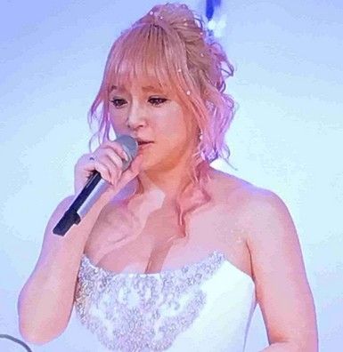 浜崎あゆみ、生歌を披露！29日に「LINE LIVE」と「インスタライブ」で