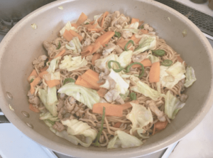 辻希美、「誰でも作れるもの載せないで！」お昼ご飯の焼きそばに批判殺到(1ページ目) - デイリーニュースオンライン