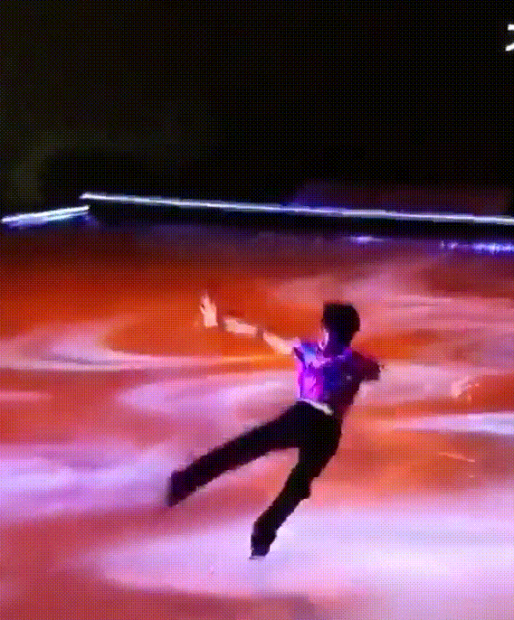 羽生結弦、サーシャ君との“天使すぎる1枚”が2万超反響　「破壊的可愛さ」の声も