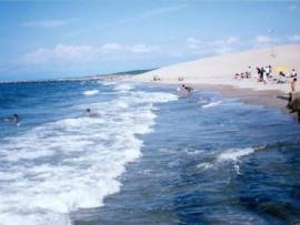 海開き前の海水浴場、中１男女溺れ男子生徒死亡