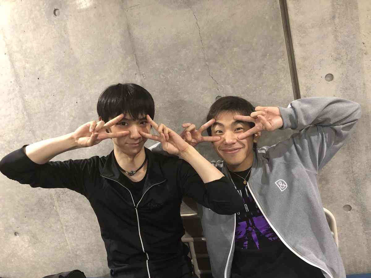 羽生結弦、サーシャ君との“天使すぎる1枚”が2万超反響　「破壊的可愛さ」の声も