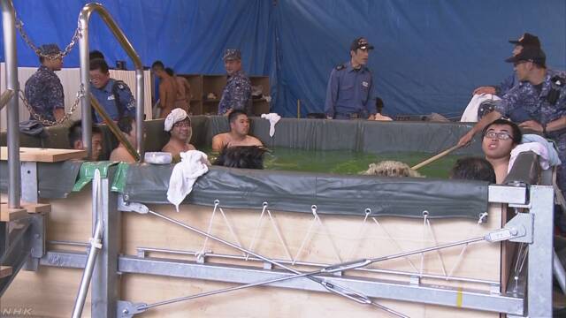 海自呉基地で輸送艦の入浴施設など開放 | NHKニュース