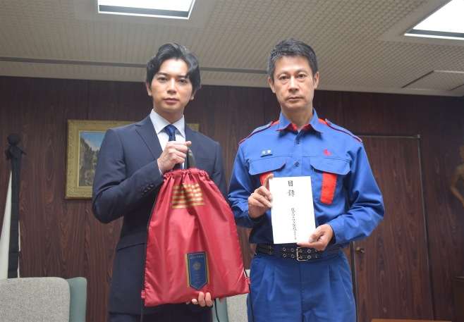 嵐 松本潤さんが義援金5000万円と支援物資を贈呈 ガールズちゃんねる Girls Channel