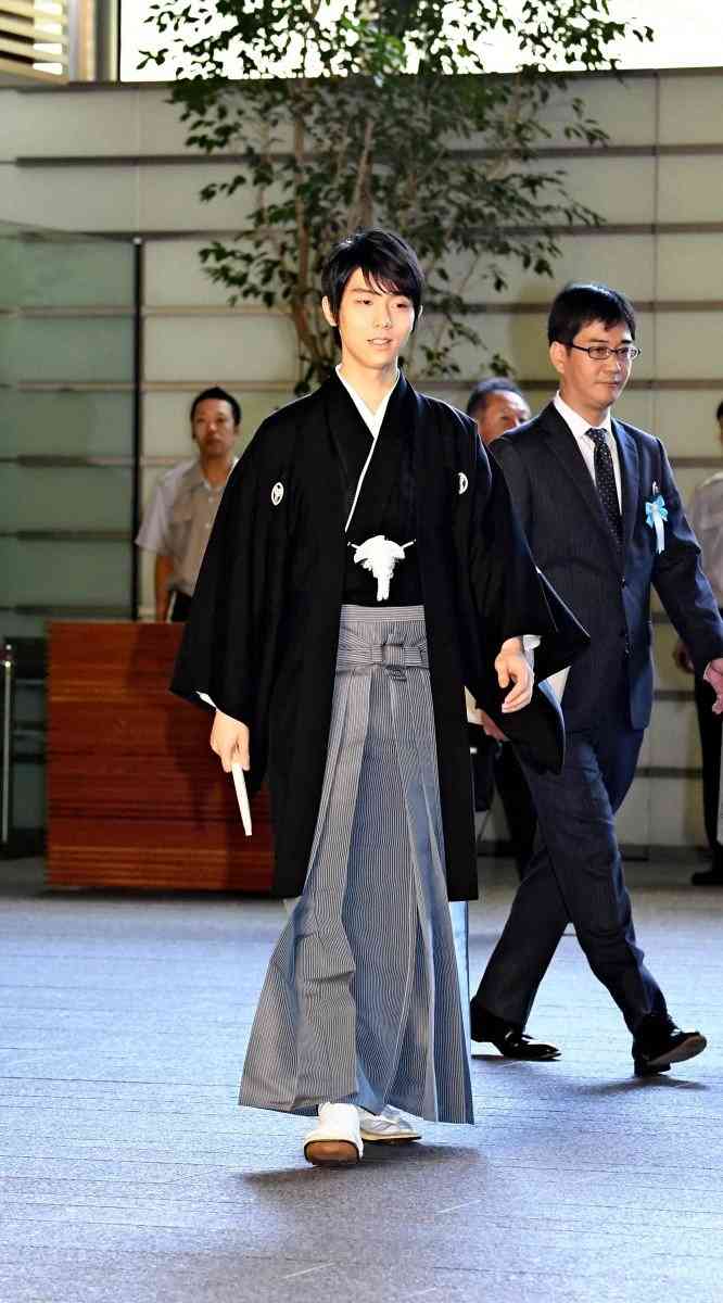 羽生結弦、サーシャ君との“天使すぎる1枚”が2万超反響　「破壊的可愛さ」の声も