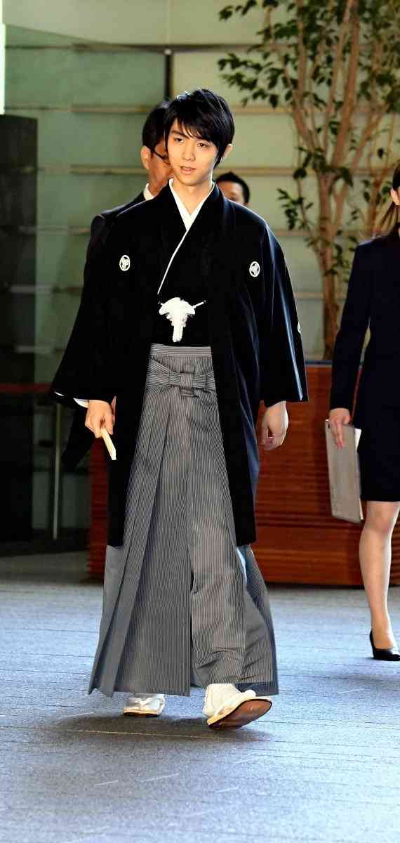 羽生結弦、サーシャ君との“天使すぎる1枚”が2万超反響　「破壊的可愛さ」の声も