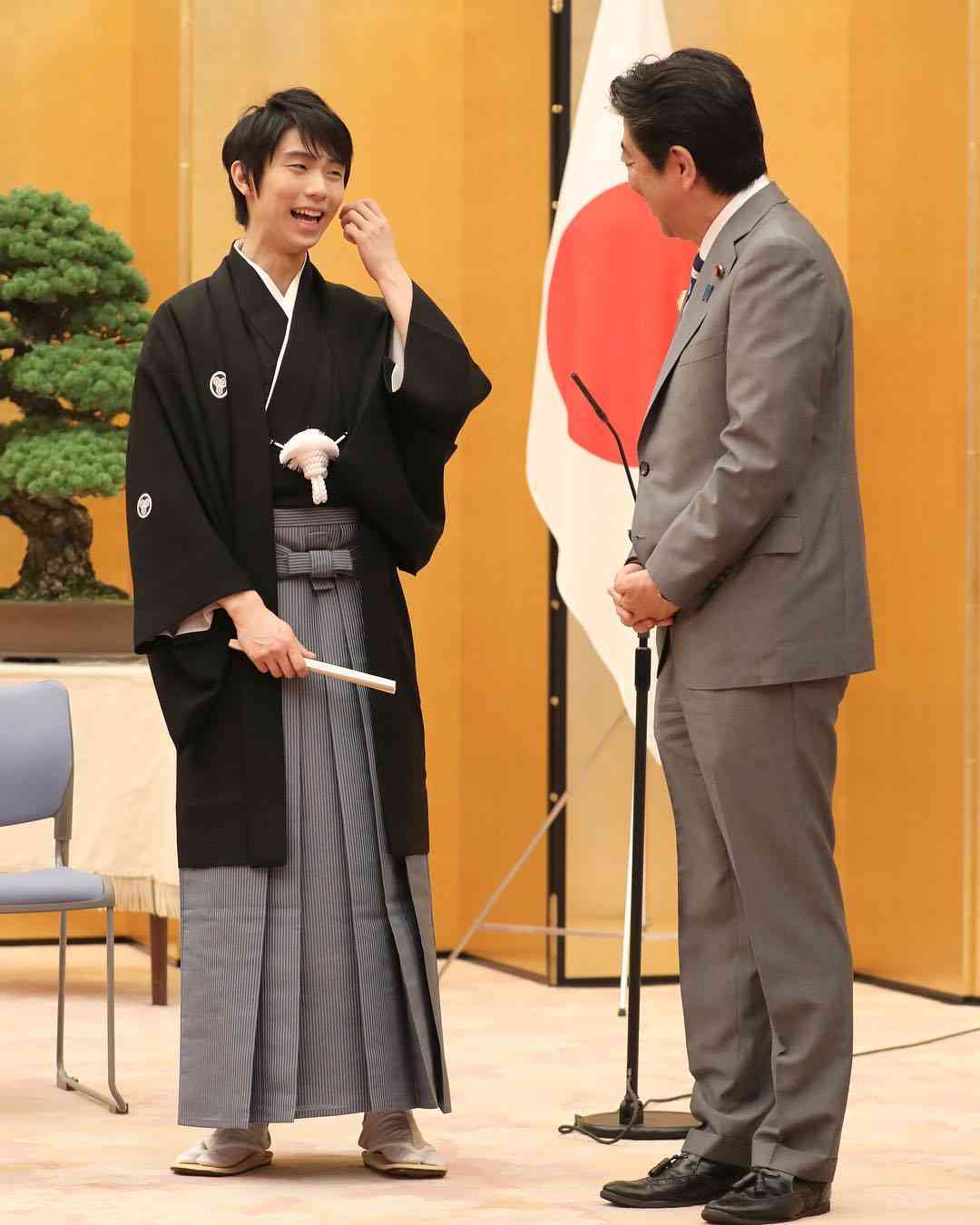 羽生結弦、サーシャ君との“天使すぎる1枚”が2万超反響　「破壊的可愛さ」の声も