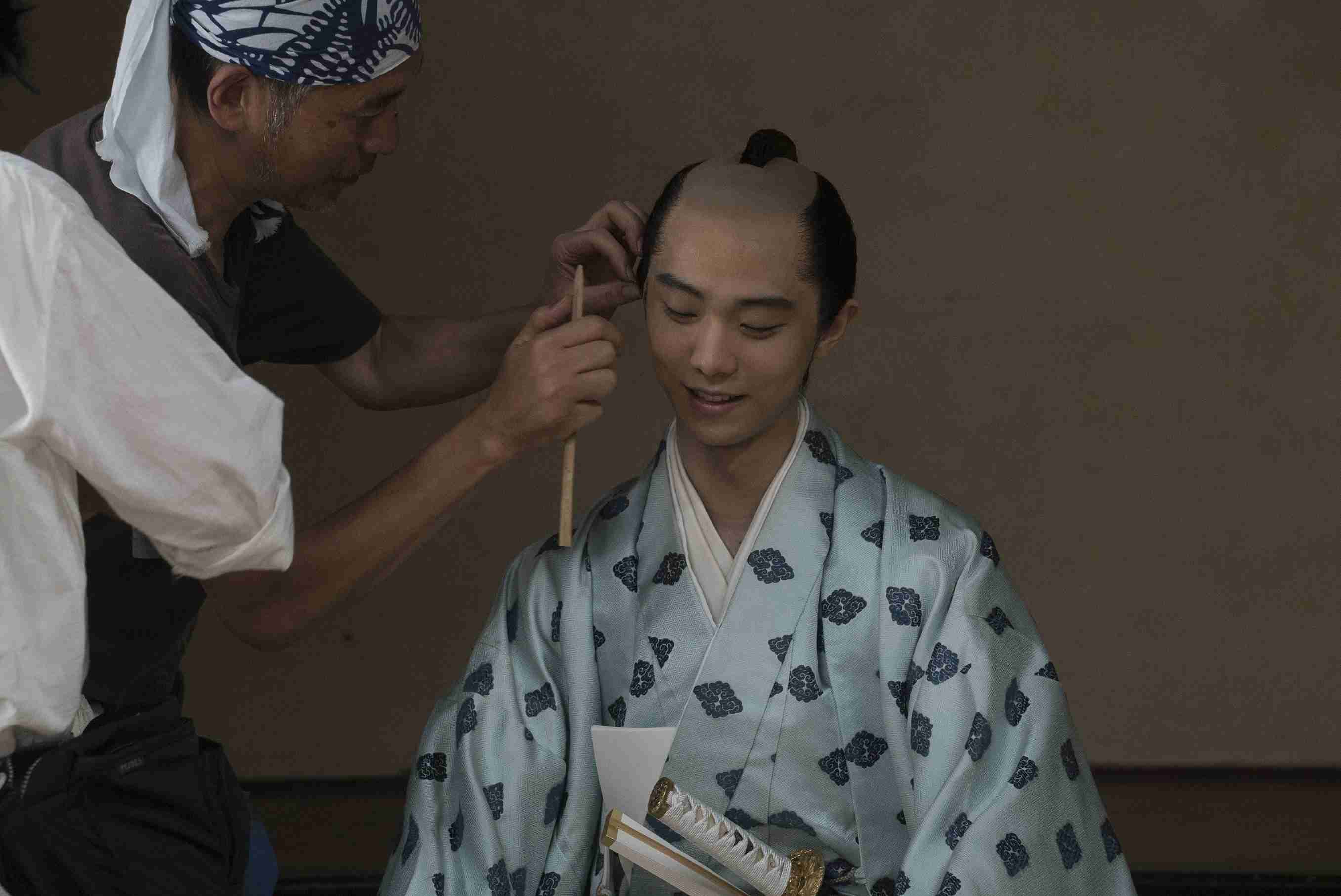 羽生結弦、サーシャ君との“天使すぎる1枚”が2万超反響　「破壊的可愛さ」の声も