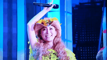 浜崎あゆみ、生歌を披露！29日に「LINE LIVE」と「インスタライブ」で