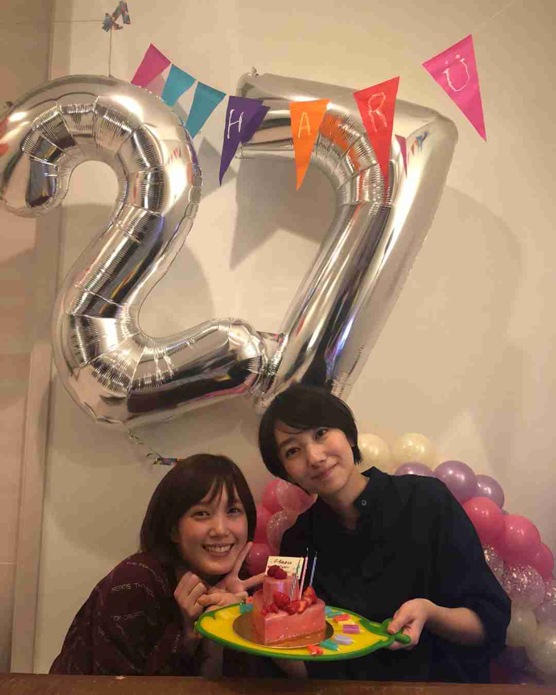 本田翼バースデーに波瑠・大政絢ら集結「可愛いが爆発してる」「美女しかいない」ファン歓喜