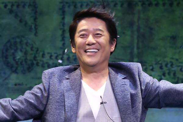 坂上忍が年収7億円超えへ！嫌われキャラでも仕事殺到の理由