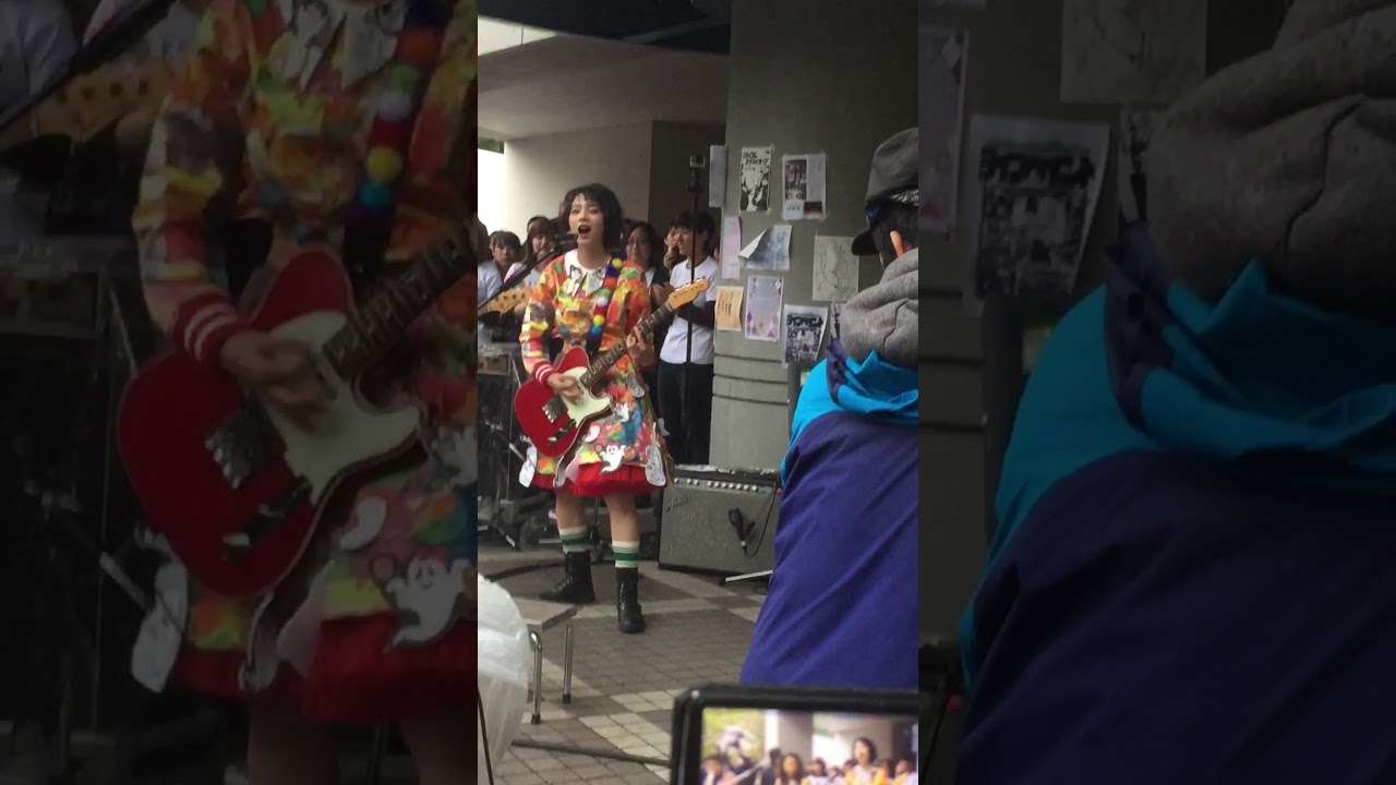 のん 女子美祭ライブ映像(能年玲奈) - YouTube