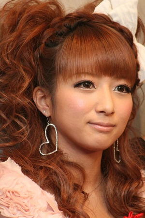 【辻希美】ブログ炎上！！しかし、夫婦での年収が凄すぎた！