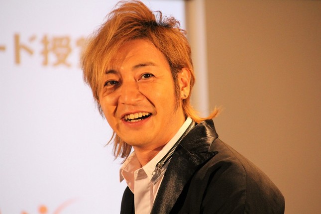 つるの剛士、小5娘と手繋ぎ　何歳までOK？