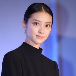 同じヘアスタイルを貫く人
