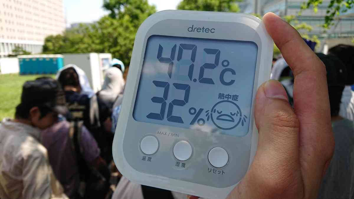 コミケ初日 熱気で180人近くが体調不良に