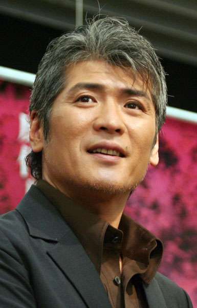 被災地で黙々とボランティア活動 吉川晃司の“気骨と矜持”｜日刊ゲンダイDIGITAL