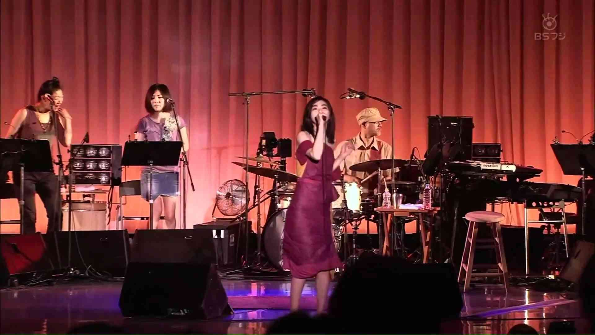 UA（ウーア）　　　   ・　　　   情熱 - YouTube