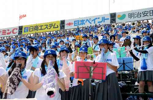 殺人猛暑・甲子園　ドーム移転あり？ 球児ナマ声を緊急アンケート　強豪校監督「過保護に対策するよりもう少し様子を」