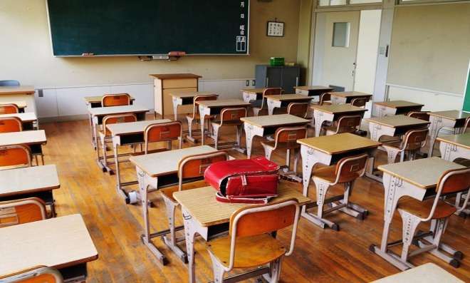 朝礼後校舎内で女児にわいせつ行為、教員を逮捕
