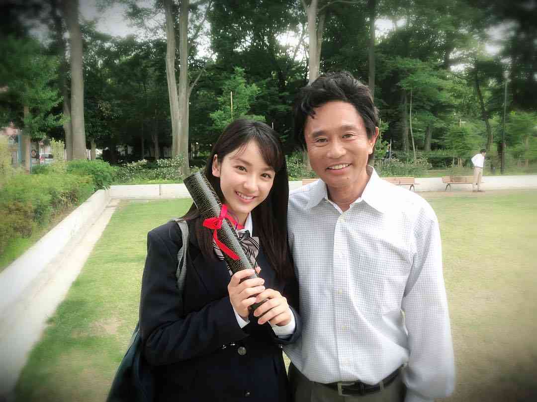 平祐奈 浜田雅功との 父娘 のような2ショットが話題 親子みたい 二人とも良い笑顔 ガールズちゃんねる Girls Channel