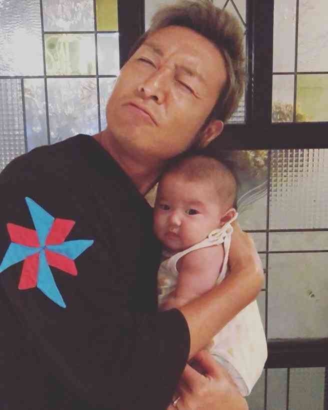 つるの剛士、6人目の赤ちゃんを望むも妻から「外行け」