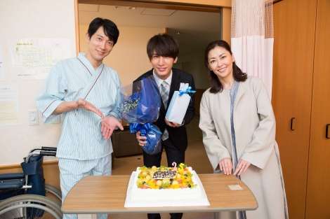 ジャニーズWEST藤井流星、佐々木蔵之介らからバースデーサプライズ「すっかりやられました」 | ORICON NEWS