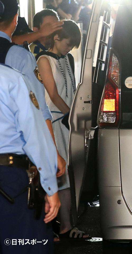 吉澤ひとみ容疑者飲酒ひき逃げ「車多く停止できず」